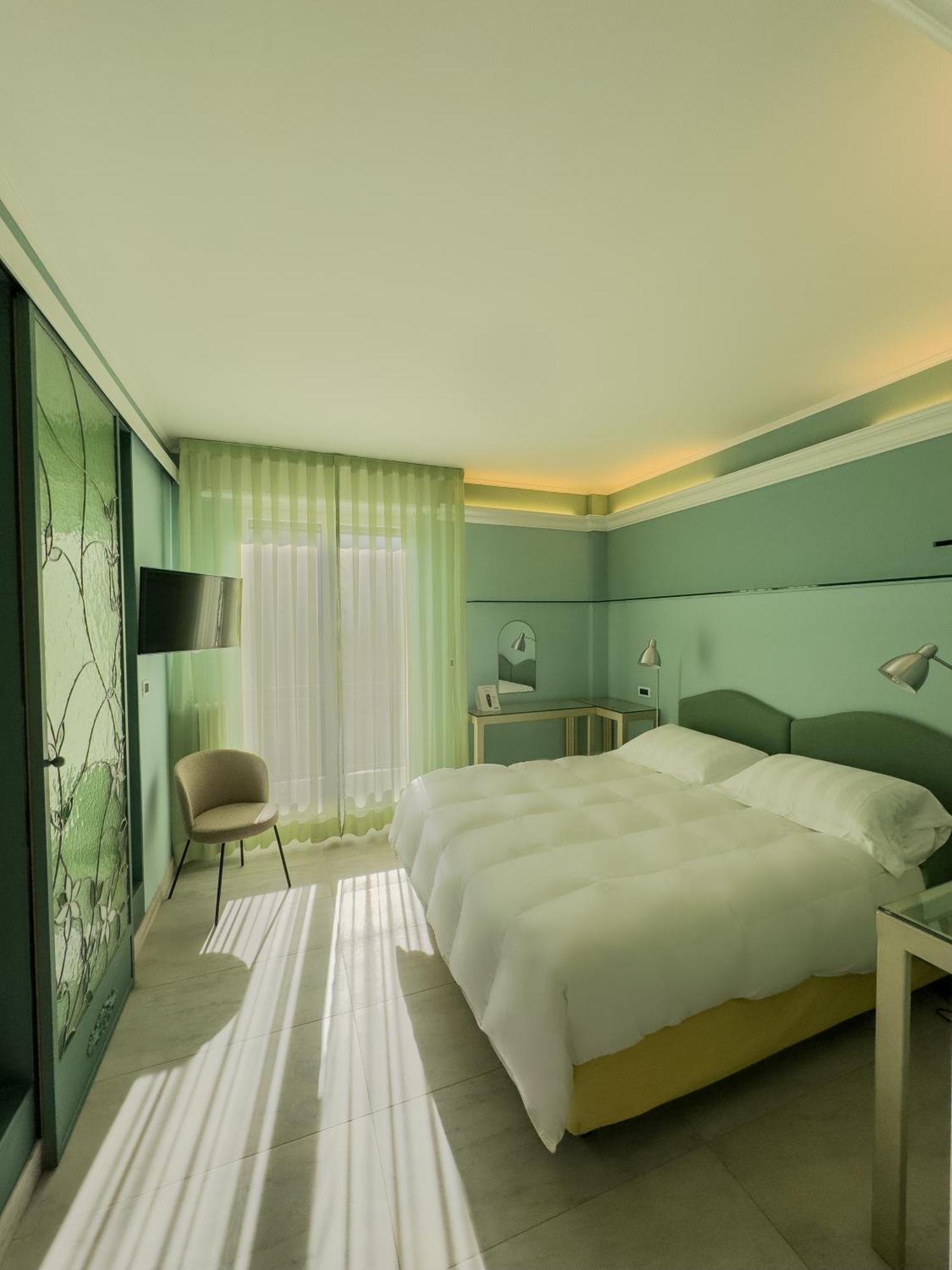 Hotel Jasmin 4*