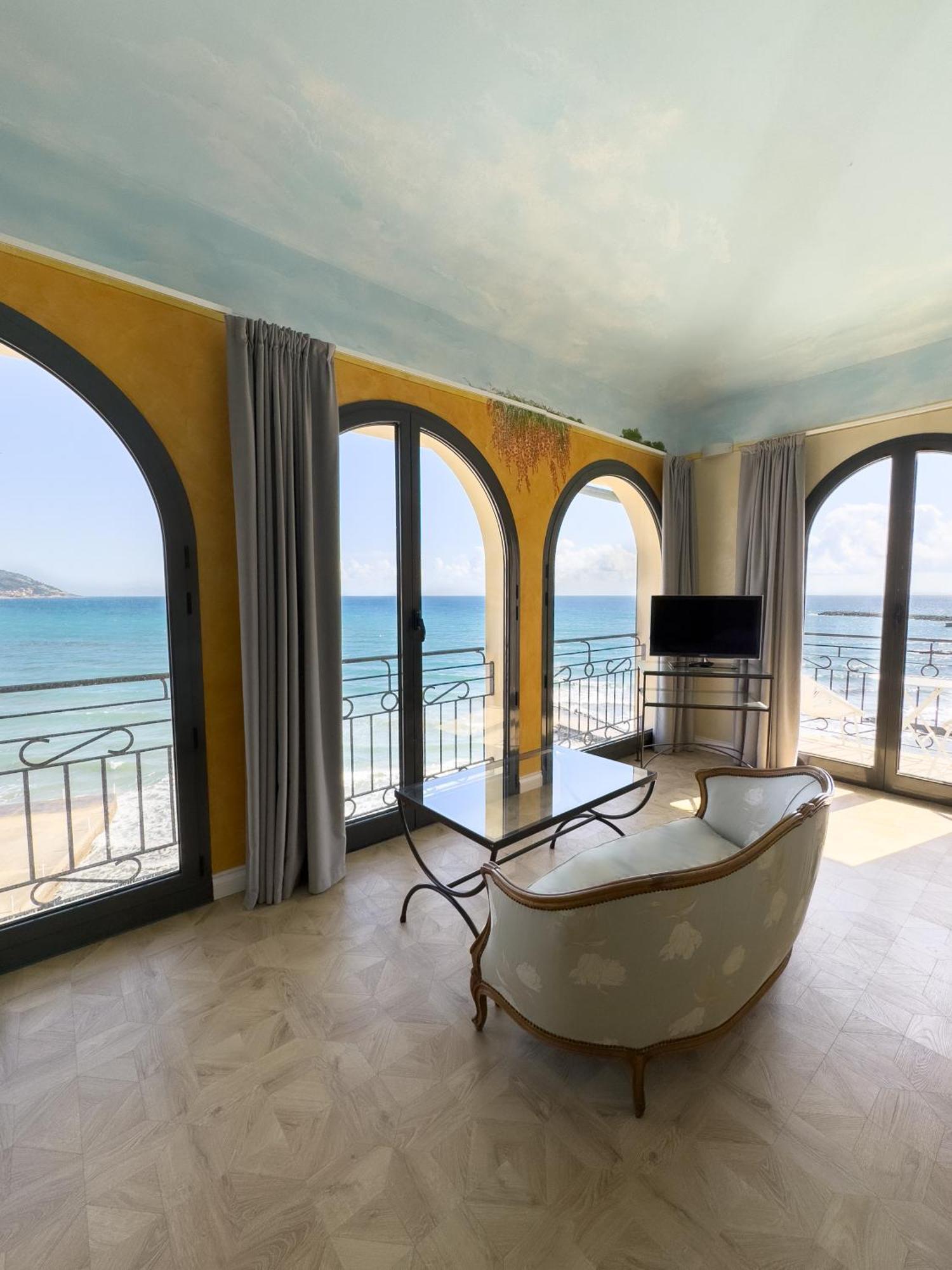 Hotel Jasmin 4*