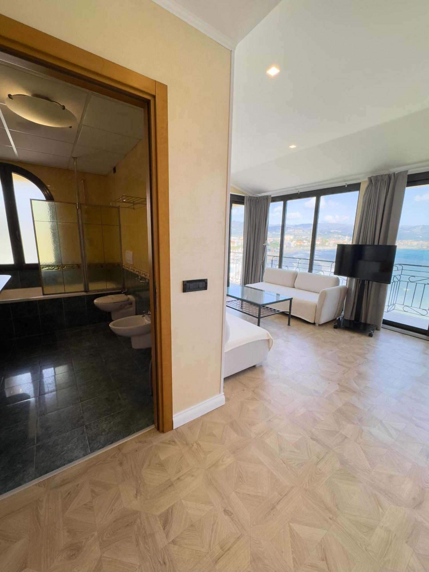 Jasmin Hotel 4*